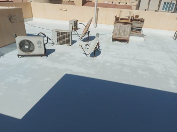 عزل الأسطح المائي